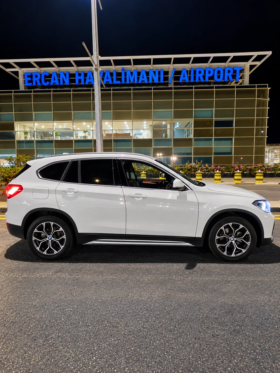 ERM BMW X1, yan görünüm